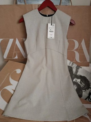 Vestido corto beige