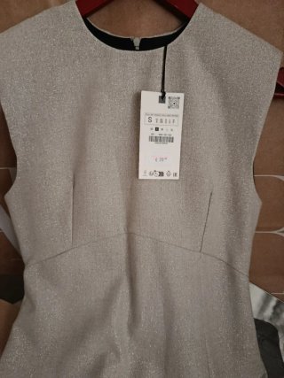 Vestido corto beige
