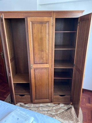 Armario de madera