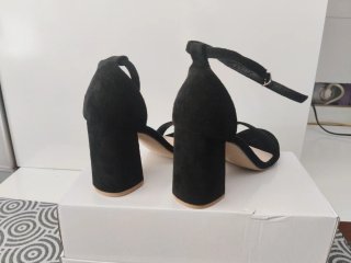 Sandalias de tacón negras