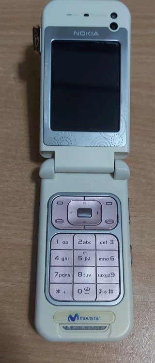 Móvil Nokia 7390 ( para piezas )