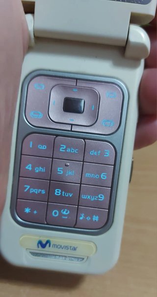 Móvil Nokia 7390 ( para piezas )