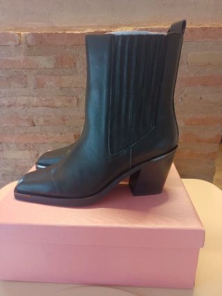 Botas negras de tacón