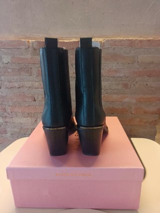 Botas negras de tacón