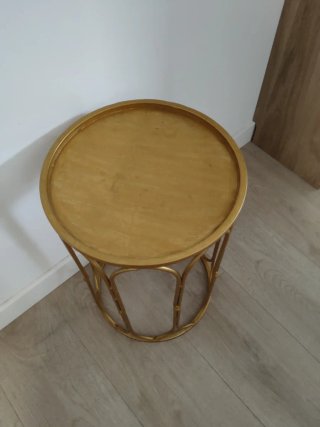 Mesa auxiliar metal dorado