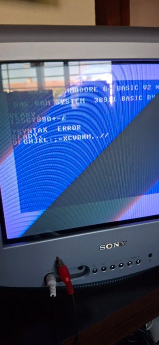 Commodore 64 - Funciona, fallan teclas