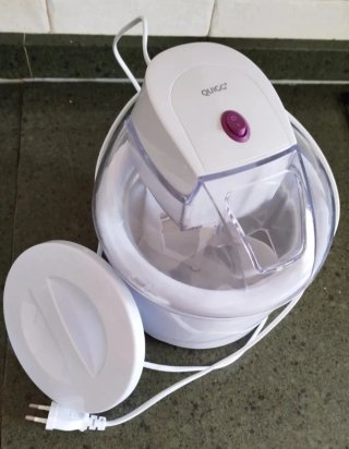 Máquina de helados blanca