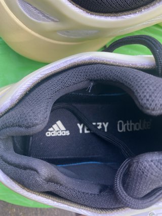 Adidas Yeezy 700 V3 Beige/Negro