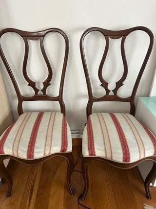 Juego de 2 sillas  de comedor de madera