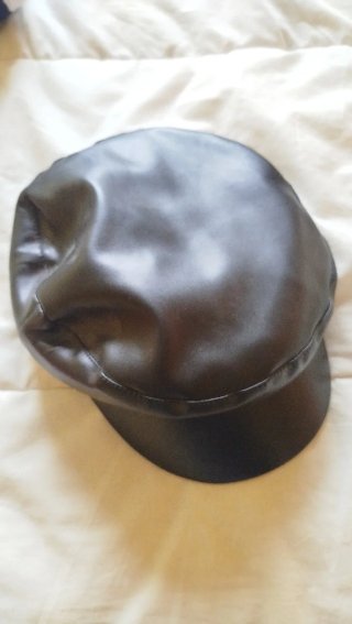 gorra mujer negra estilo cuero