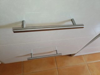 Muebles de cocina blancos y madera
