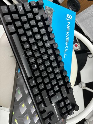 Teclado Mecánico NewSkill V2