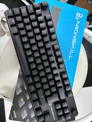 Teclado Mecánico NewSkill V2