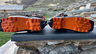 Botas Atomic Backland Carbon