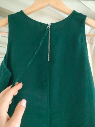 Blusa sin mangas verde Stradivarius Talla S
