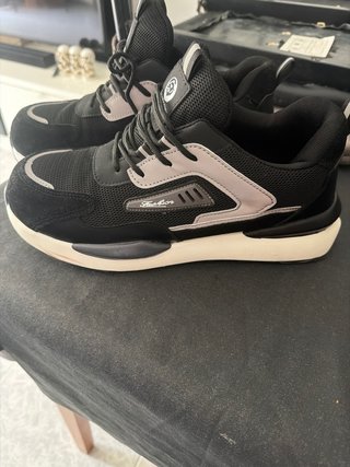 Zapatillas RAYDLINX Negras y Grises