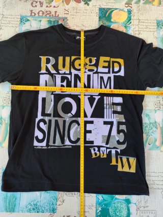 Camiseta Negra Estampada Rugged Denim
