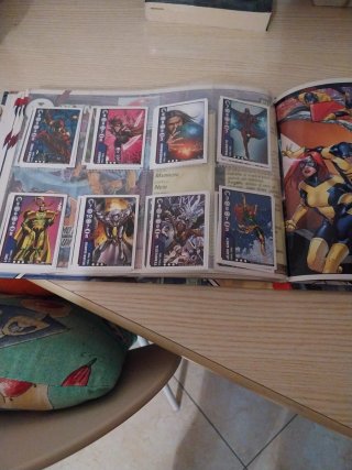 Album È tempo di supereroi Coop