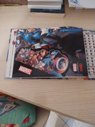 Album È tempo di supereroi Coop