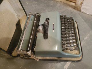 Máquina de escribir  portátil clásica Pluma 22