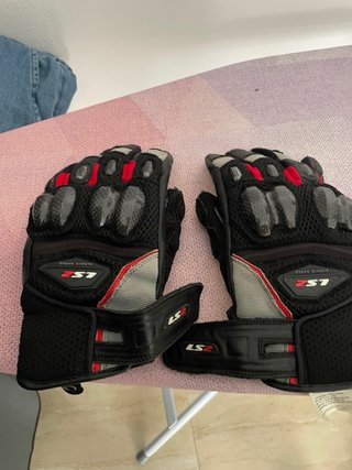 Guantes LS2 Carbono Talla L + Pernera Givi