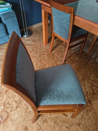 Mesa comedor cristal y sillas madera