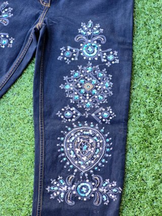 Jeans Luisa Spagnoli ricamati e paillettes
