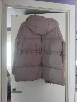 Abrigo plumífero beige nude