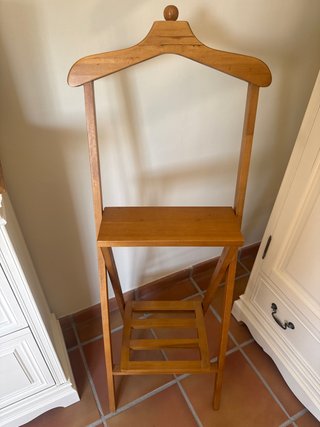 Portatrajes de madera