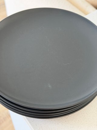 Platos negros IKEA (10 piezas)