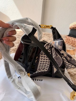 Bolso Miu Miu Negro Charol Seda