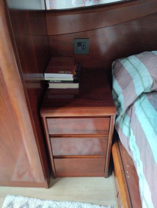 Mueble de dormitorio madera oscura