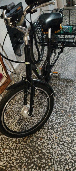 Triciclo Eléctrico Negro