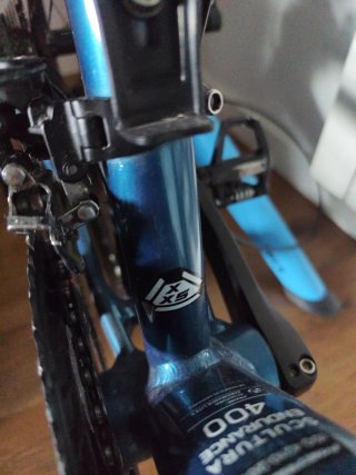 Bicicleta de carretera azul