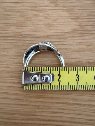 Anello a forma di piuma