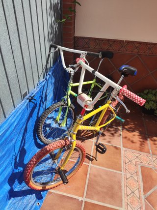 2 BMX Amarillas y Verdes