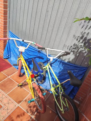 2 BMX Amarillas y Verdes