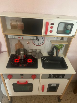 Cocinita de madera para niños