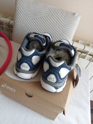 Zapatillas Asics Azul y Blanco