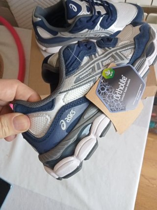 Zapatillas Asics Azul y Blanco