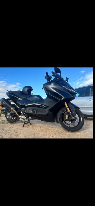 Yamaha TMAX Tech MAX 2023 Negra