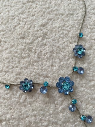 Collar flores azul