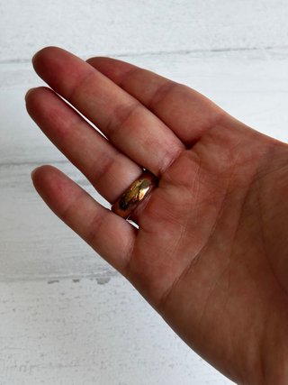 Anillo Guess Triángulo Dorado y Plateado