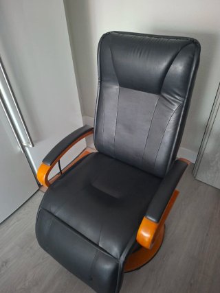 Sillón Piel y Madera Negro/Naranja