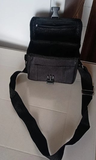 Bolso rígido negro