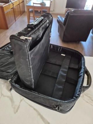 Targus Classic Clamshell