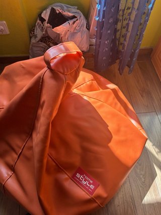 Puf Naranja Piel Sintética