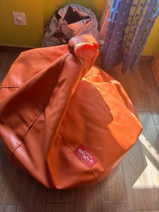 Puf Naranja Piel Sintética