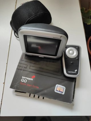 Navegador TomTom GO con mando y funda