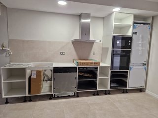 CARPINTERO MONTADOR DE MUEBLES
